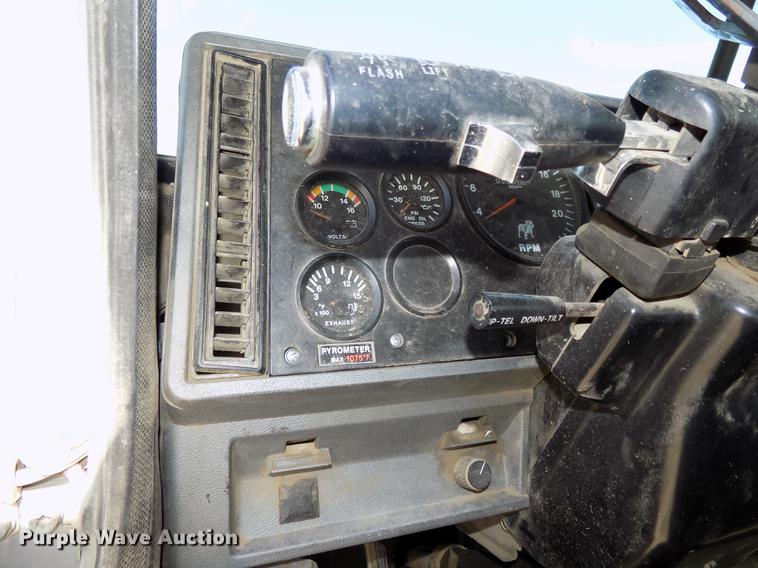 image for item DB8612 1995 Mack CH613 semi truck