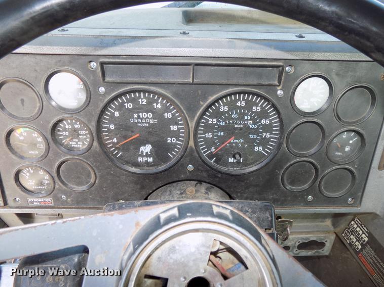 image for item DB8612 1995 Mack CH613 semi truck