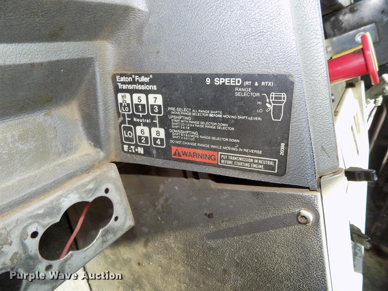 image for item DB8612 1995 Mack CH613 semi truck