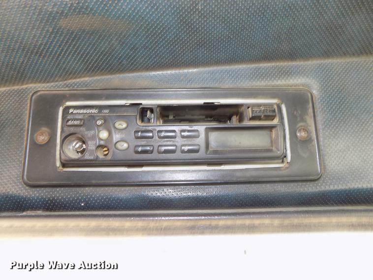 image for item DB8612 1995 Mack CH613 semi truck