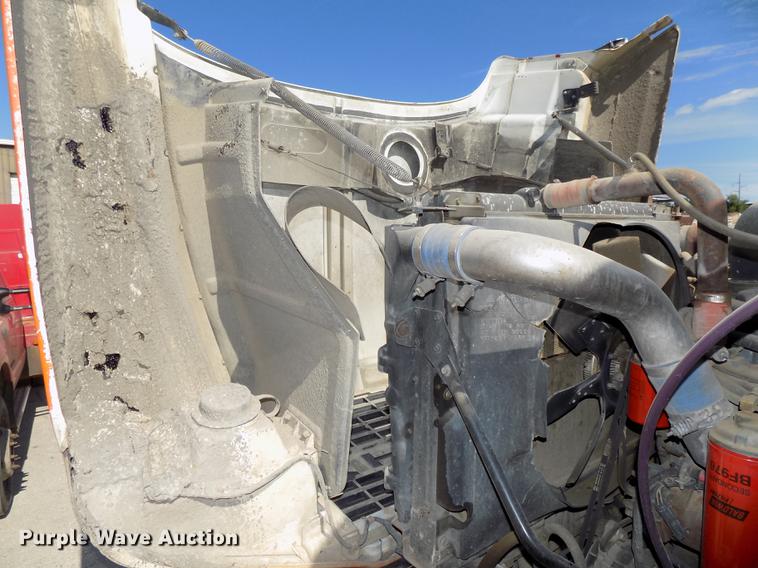 image for item DB8612 1995 Mack CH613 semi truck