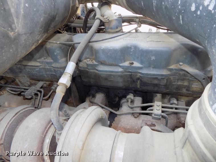 image for item DB8612 1995 Mack CH613 semi truck