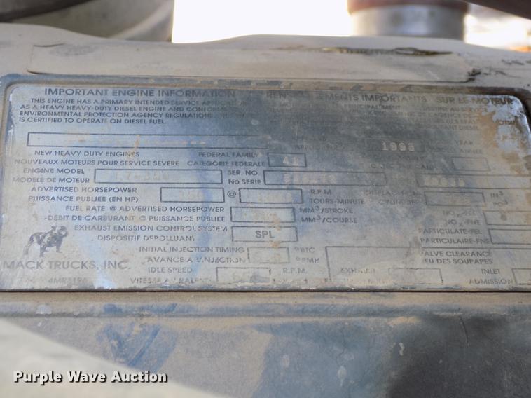 image for item DB8612 1995 Mack CH613 semi truck