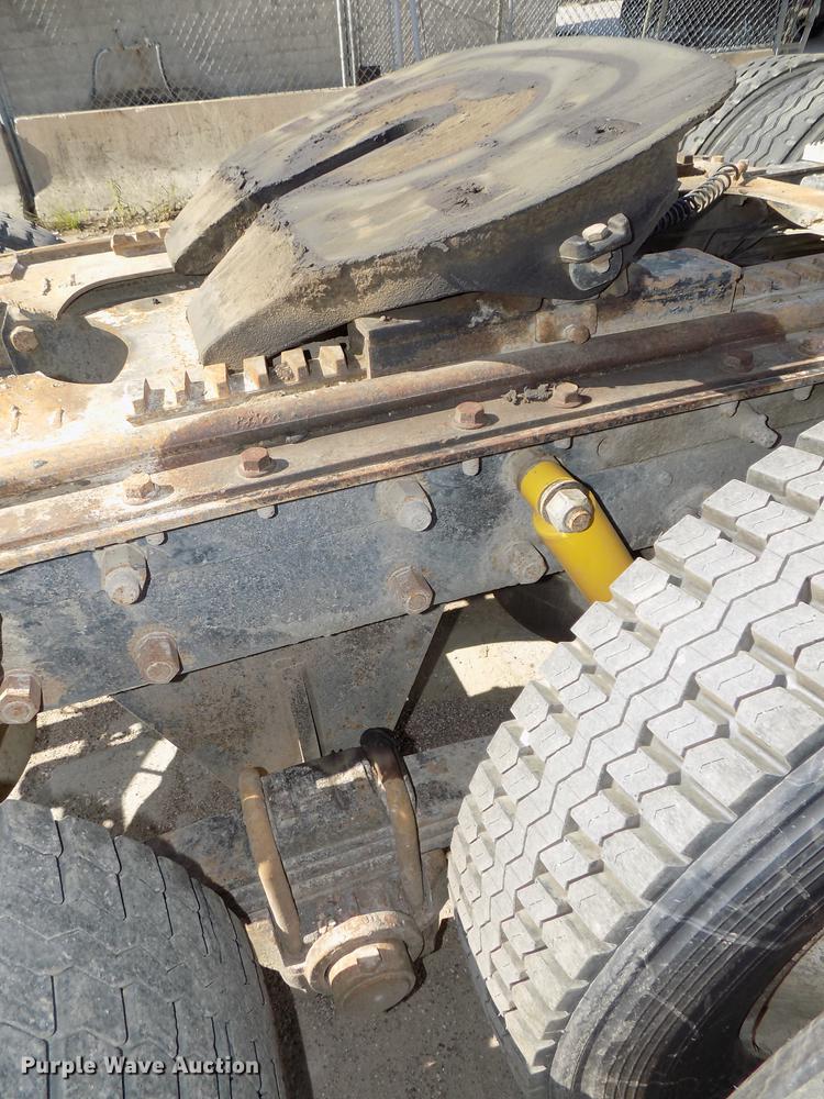 image for item DB8612 1995 Mack CH613 semi truck