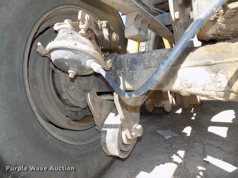 image for item DB8612 1995 Mack CH613 semi truck