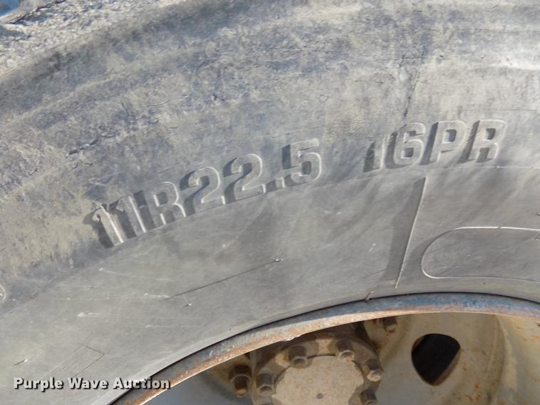 image for item DB8612 1995 Mack CH613 semi truck