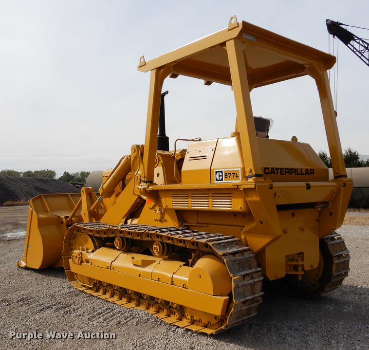 image for item DB9340 1977 Caterpillar 977L track loader