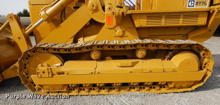 image for item DB9340 1977 Caterpillar 977L track loader
