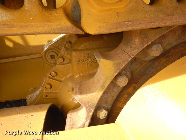 image for item DB9340 1977 Caterpillar 977L track loader
