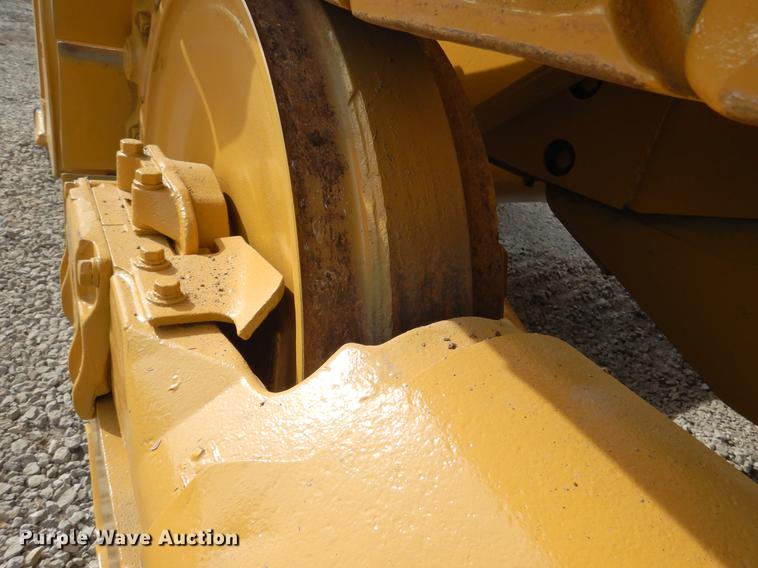 image for item DB9340 1977 Caterpillar 977L track loader
