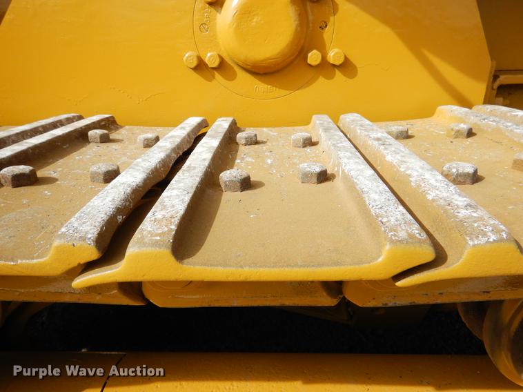 image for item DB9340 1977 Caterpillar 977L track loader