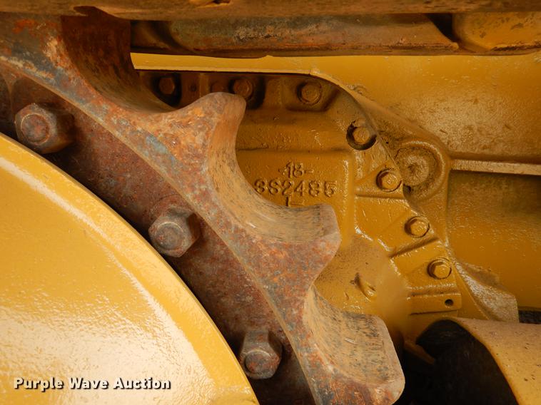 image for item DB9340 1977 Caterpillar 977L track loader