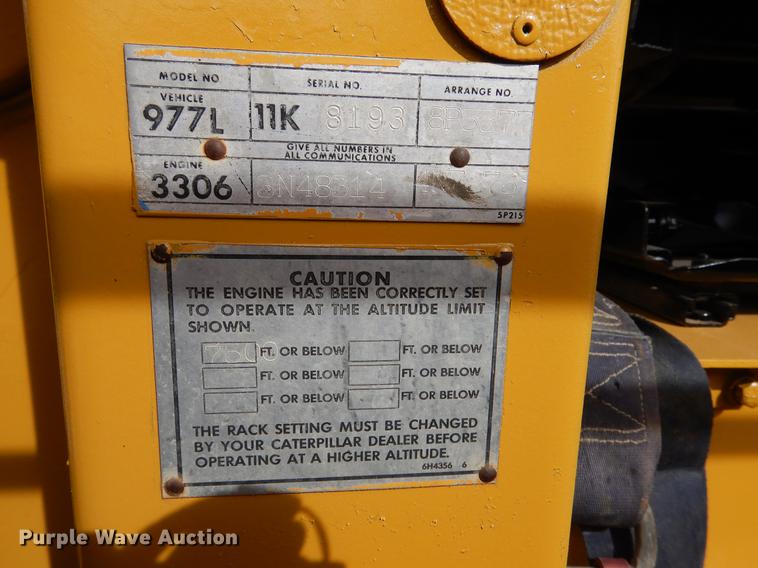 image for item DB9340 1977 Caterpillar 977L track loader