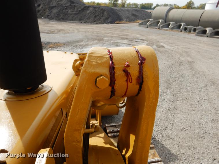 image for item DB9340 1977 Caterpillar 977L track loader