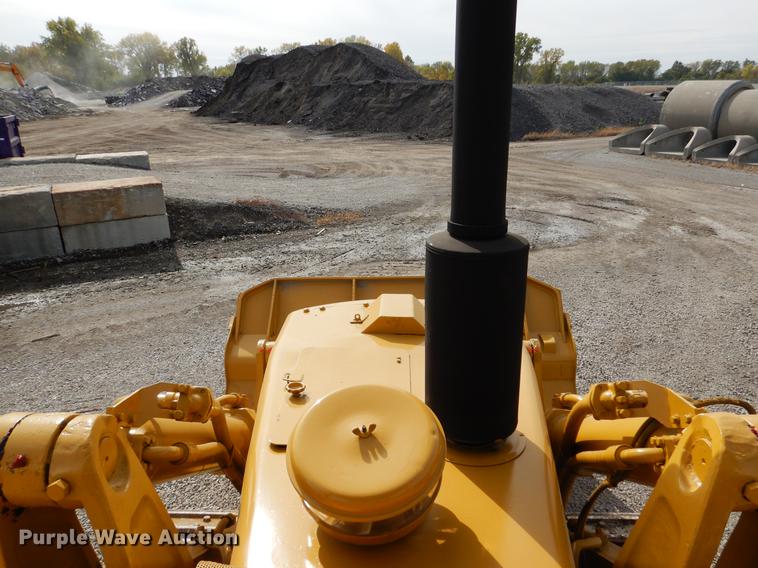 image for item DB9340 1977 Caterpillar 977L track loader