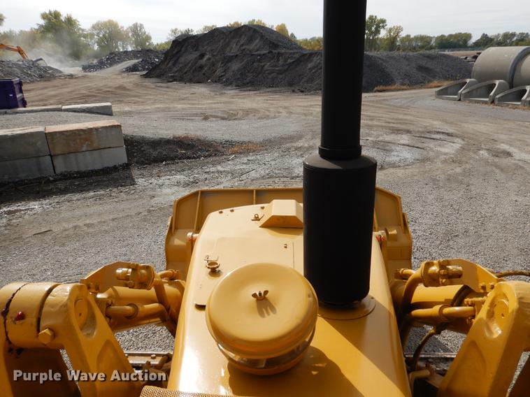 image for item DB9340 1977 Caterpillar 977L track loader