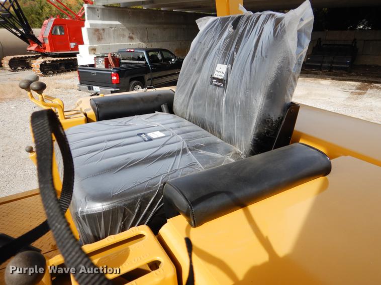 image for item DB9340 1977 Caterpillar 977L track loader