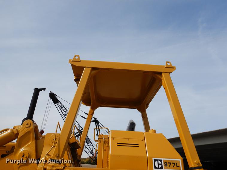 image for item DB9340 1977 Caterpillar 977L track loader