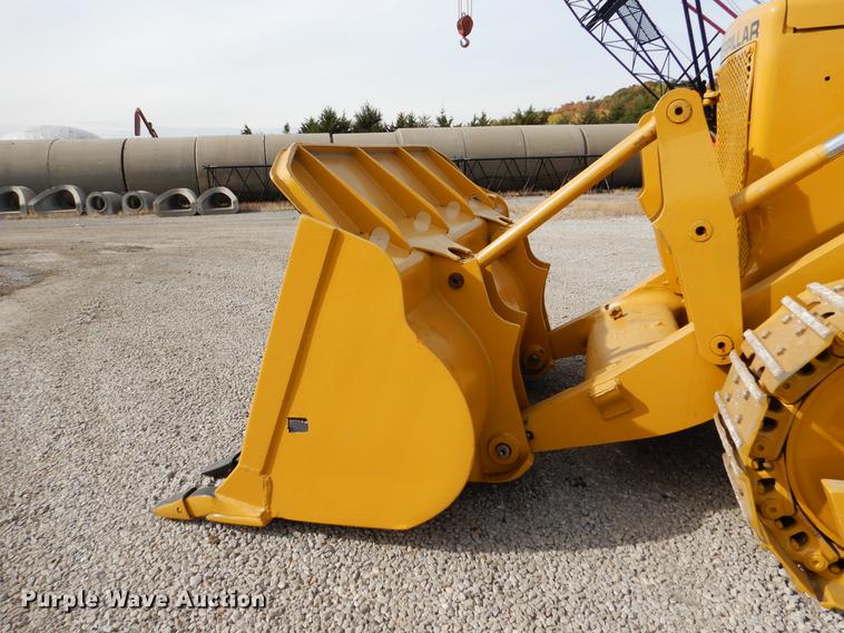 image for item DB9340 1977 Caterpillar 977L track loader