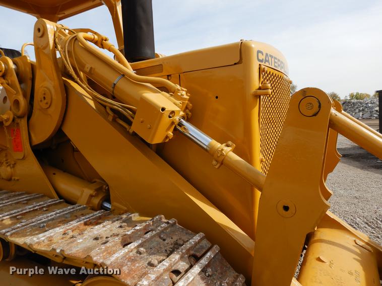 image for item DB9340 1977 Caterpillar 977L track loader