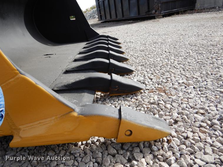 image for item DB9340 1977 Caterpillar 977L track loader