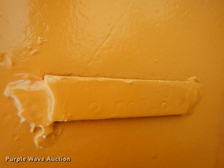 image for item DB9340 1977 Caterpillar 977L track loader