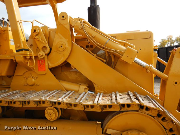 image for item DB9340 1977 Caterpillar 977L track loader