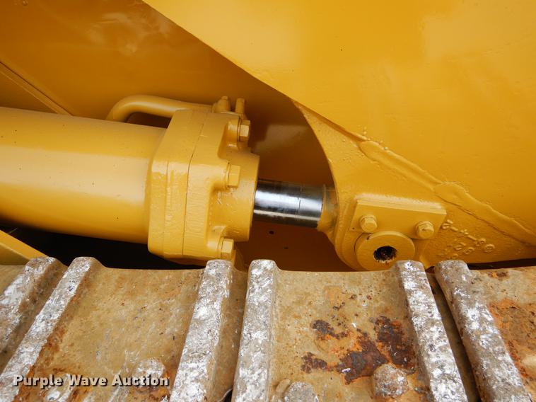 image for item DB9340 1977 Caterpillar 977L track loader