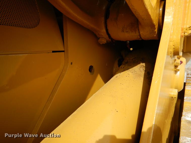 image for item DB9340 1977 Caterpillar 977L track loader