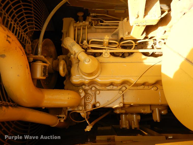 image for item DB9340 1977 Caterpillar 977L track loader