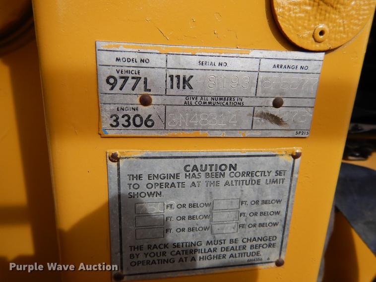 image for item DB9340 1977 Caterpillar 977L track loader
