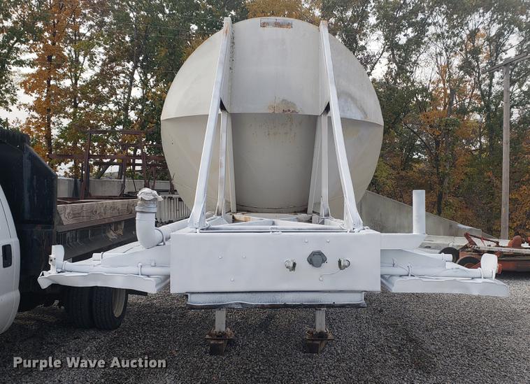 image for item DB9365 1981 Fruehauf pneumatic dry bulk trailer