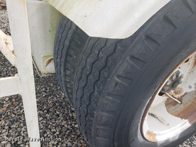 image for item DB9365 1981 Fruehauf pneumatic dry bulk trailer