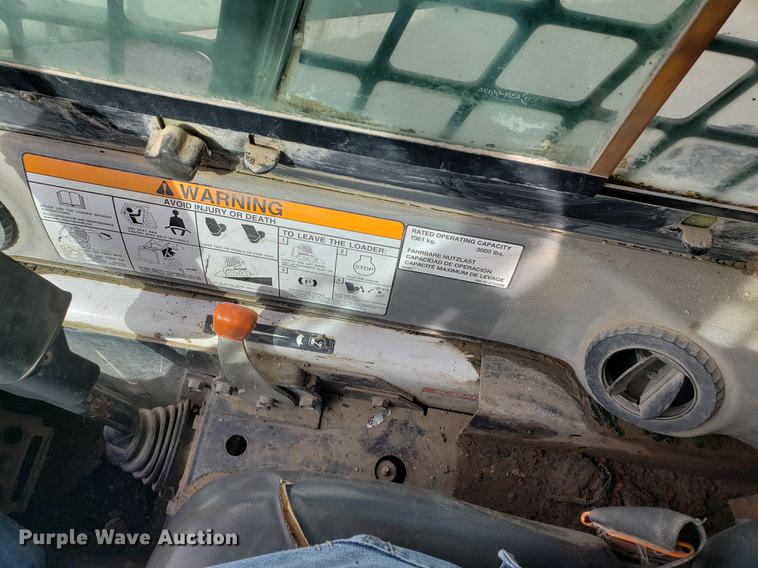 image for item DB9412 2003 Bobcat S300 skid steer