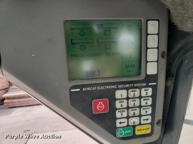 image for item DB9412 2003 Bobcat S300 skid steer