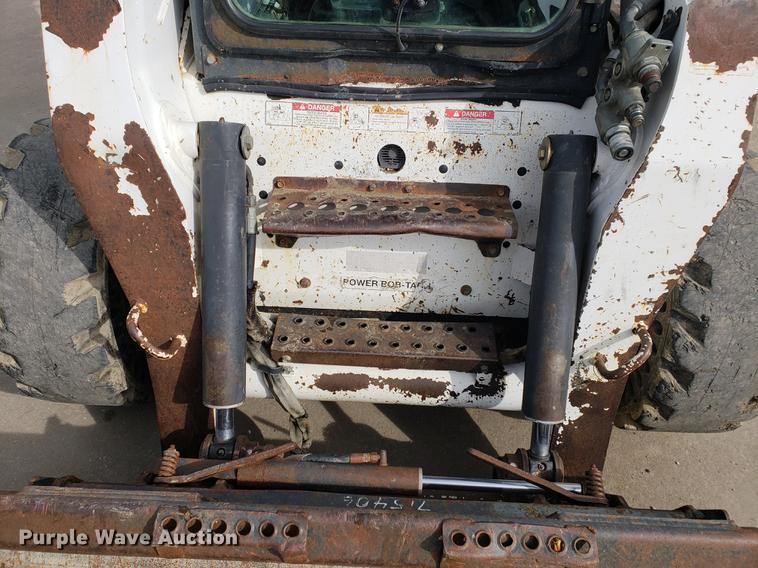 image for item DB9412 2003 Bobcat S300 skid steer
