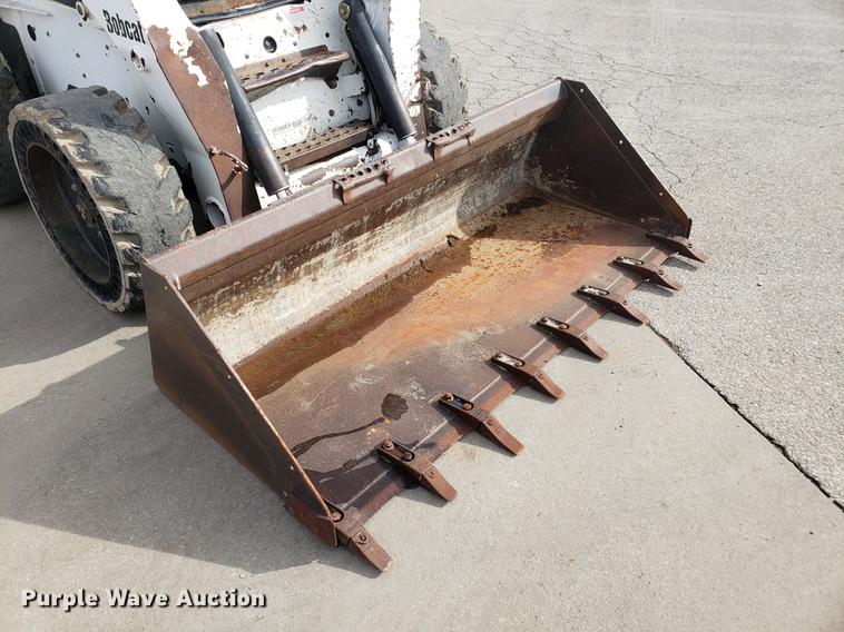 image for item DB9412 2003 Bobcat S300 skid steer