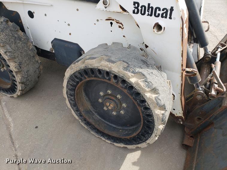 image for item DB9412 2003 Bobcat S300 skid steer