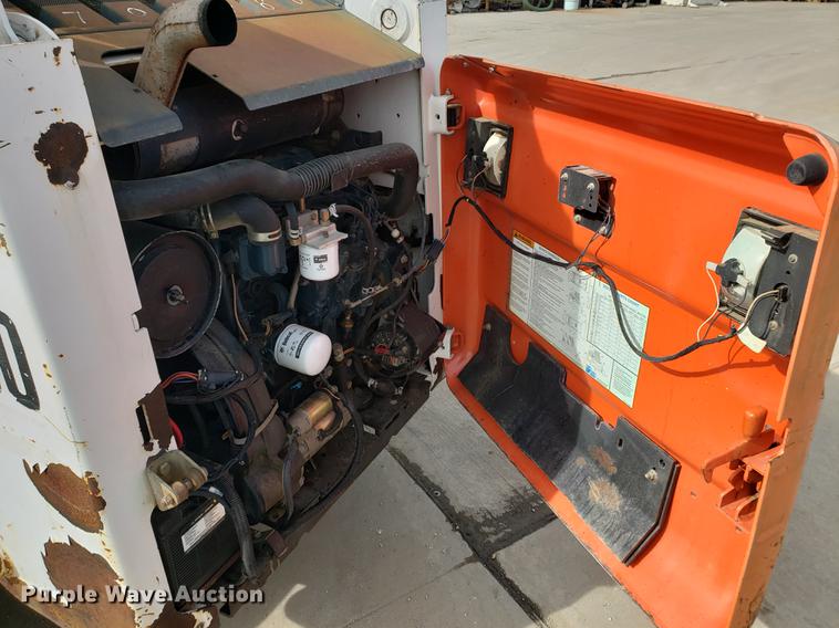 image for item DB9412 2003 Bobcat S300 skid steer