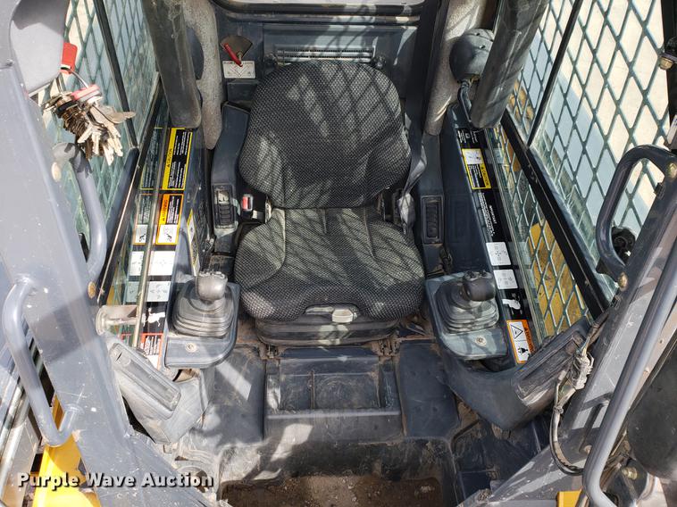 image for item DB9413 2012 John Deere 329D skid steer