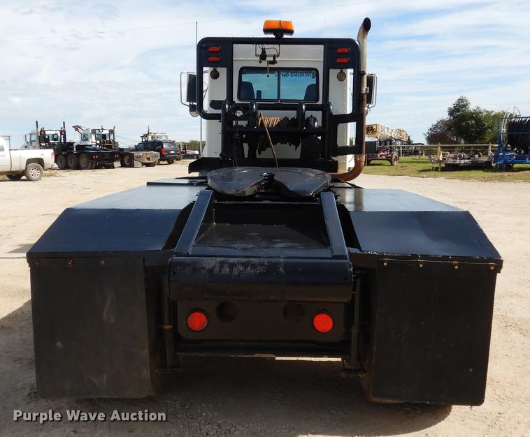 image for item DC5927 2000 Mack CH613 winch truck