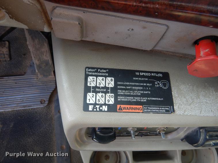 image for item DC5927 2000 Mack CH613 winch truck