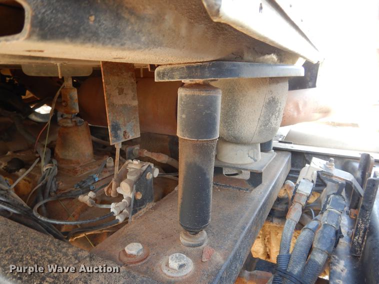 image for item DC5927 2000 Mack CH613 winch truck