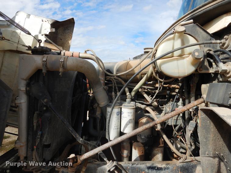 image for item DC5927 2000 Mack CH613 winch truck