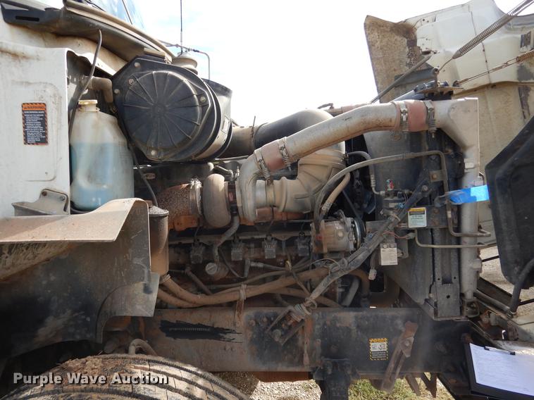 image for item DC5927 2000 Mack CH613 winch truck