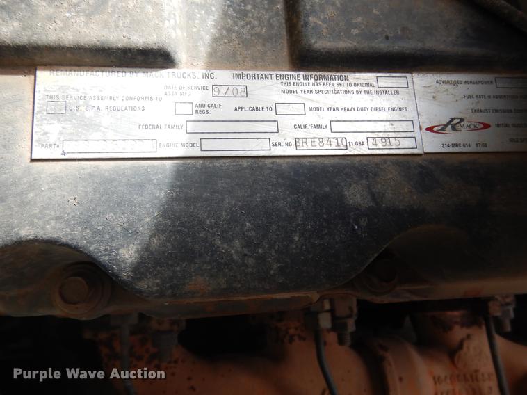 image for item DC5927 2000 Mack CH613 winch truck