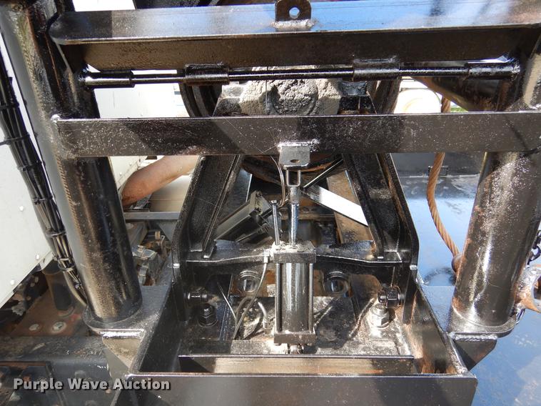 image for item DC5927 2000 Mack CH613 winch truck