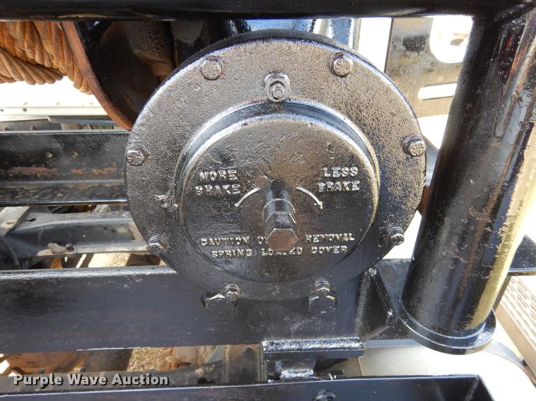 image for item DC5927 2000 Mack CH613 winch truck