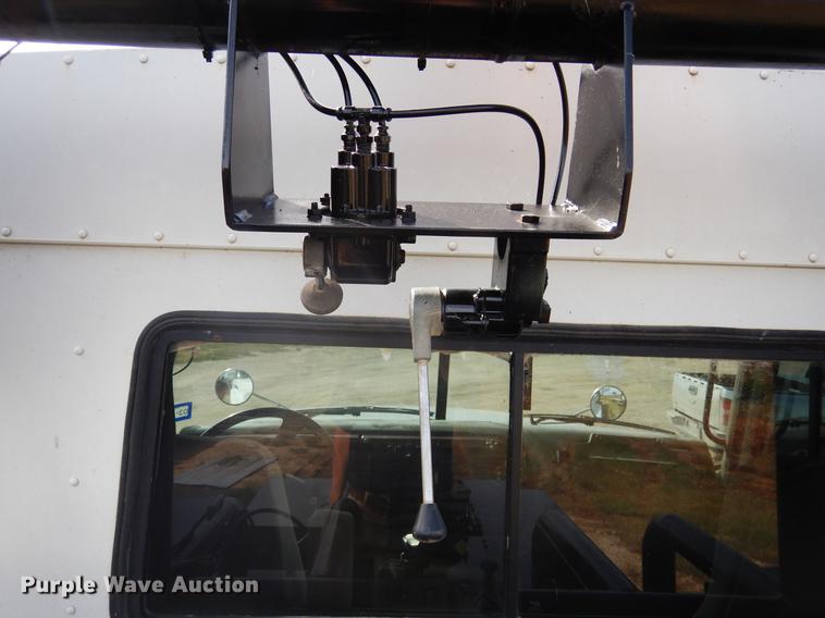 image for item DC5927 2000 Mack CH613 winch truck