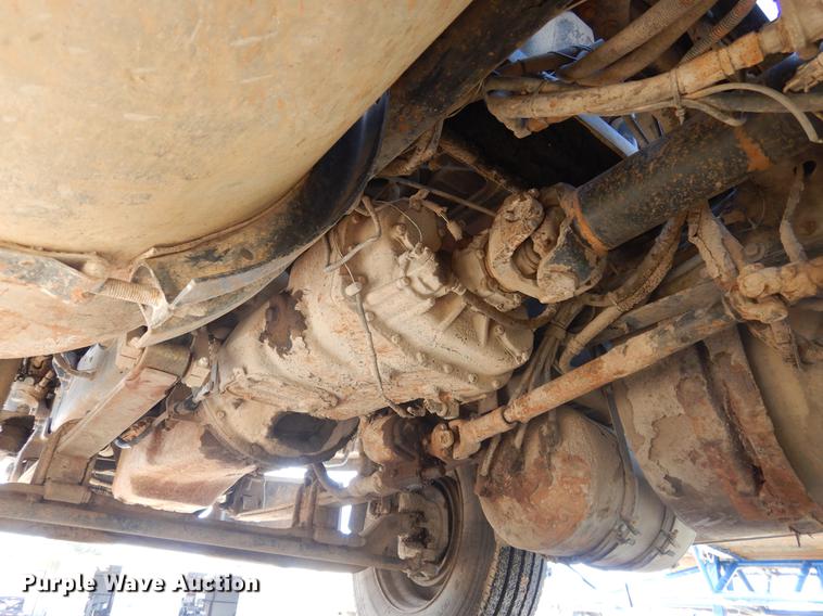 image for item DC5927 2000 Mack CH613 winch truck